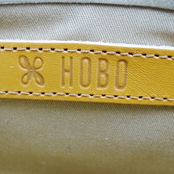 HOBO INTERNATIONAL Evolve Genuine Tan Color Leather Large Wallet/Wristlet - Picture 7 of 8